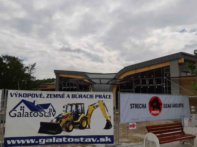 Finalizácia strechy, pohľad na záruku kvality, firmu Prefa Aluminiumprodukte. 