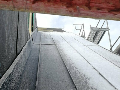 Podmienky montáže v zimnom období – detail protisnehovej ochrany PREFA.