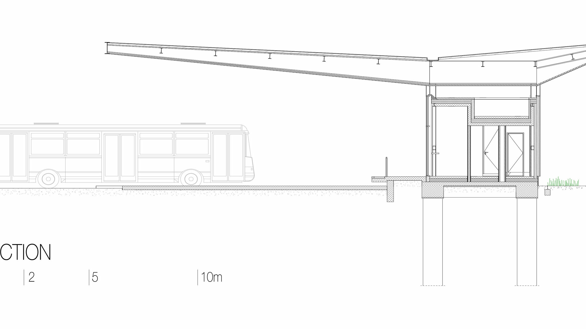 Kresba zobrazuje prierez autobusovou stanicou "Autobusni Kolodvor Slavonski Brod" v Chorvátsku. Rez znázorňuje konštrukciu budovy vrátane bielej strechy PREFA Prefalz, ktorá spočíva na štíhlych stĺpoch a vyčnieva vysoko nad plochy pod ňou. Pod strechou sa nachádzajú vnútorné priestory stanice s jasnými líniami a veľkými sklenenými plochami. Na výkrese je znázornená aj základová konštrukcia a podzemné stĺpy, ktoré podopierajú stavbu. Na ľavej strane je na ilustráciu proporcií zobrazený autobus. Prierez zdôrazňuje modernú a funkčnú konštrukciu autobusovej zastávky a integráciu skla a hliníka do návrhu.