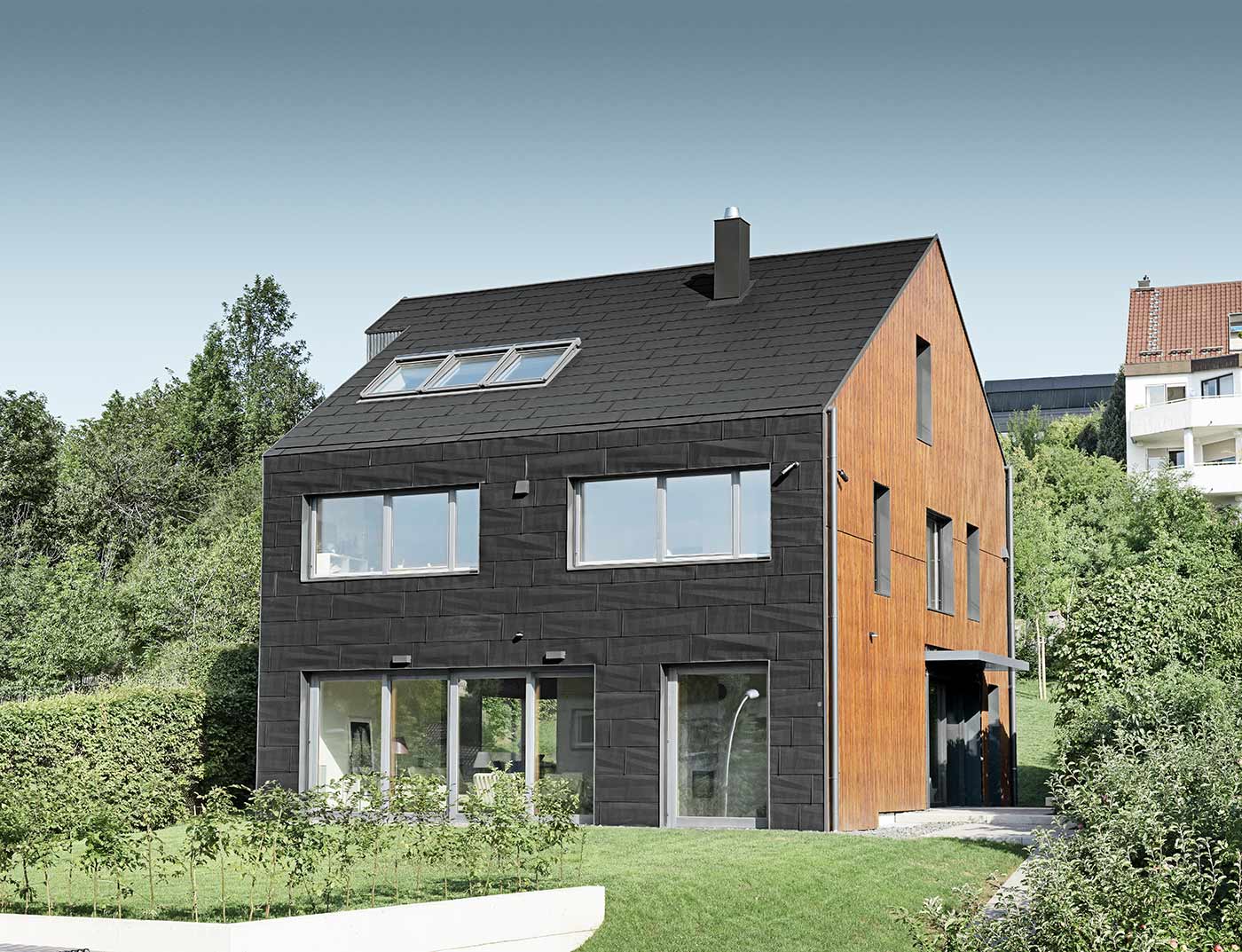 Referenčné objekty PREFA Strešné systémy Strešný panel FX.12 03 P.10 čierna