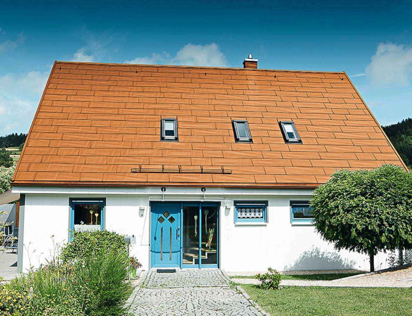 Referenčné objekty PREFA Strešné systémy Strešný panel FX.12 04 P.10 tehlovočervená