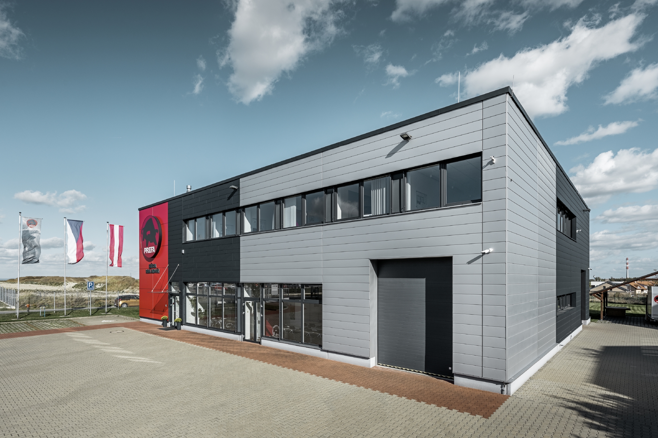 Referenčné objekty PREFA Fasádne systémy Siding 12 strieborná metalíza