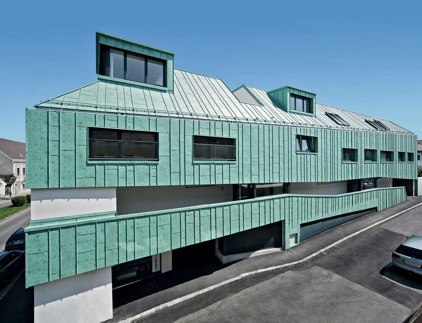 Referenčné objekty PREFA Fasádne systémy Fasádne systém Prefalz ® 46 P.10 patina zelená